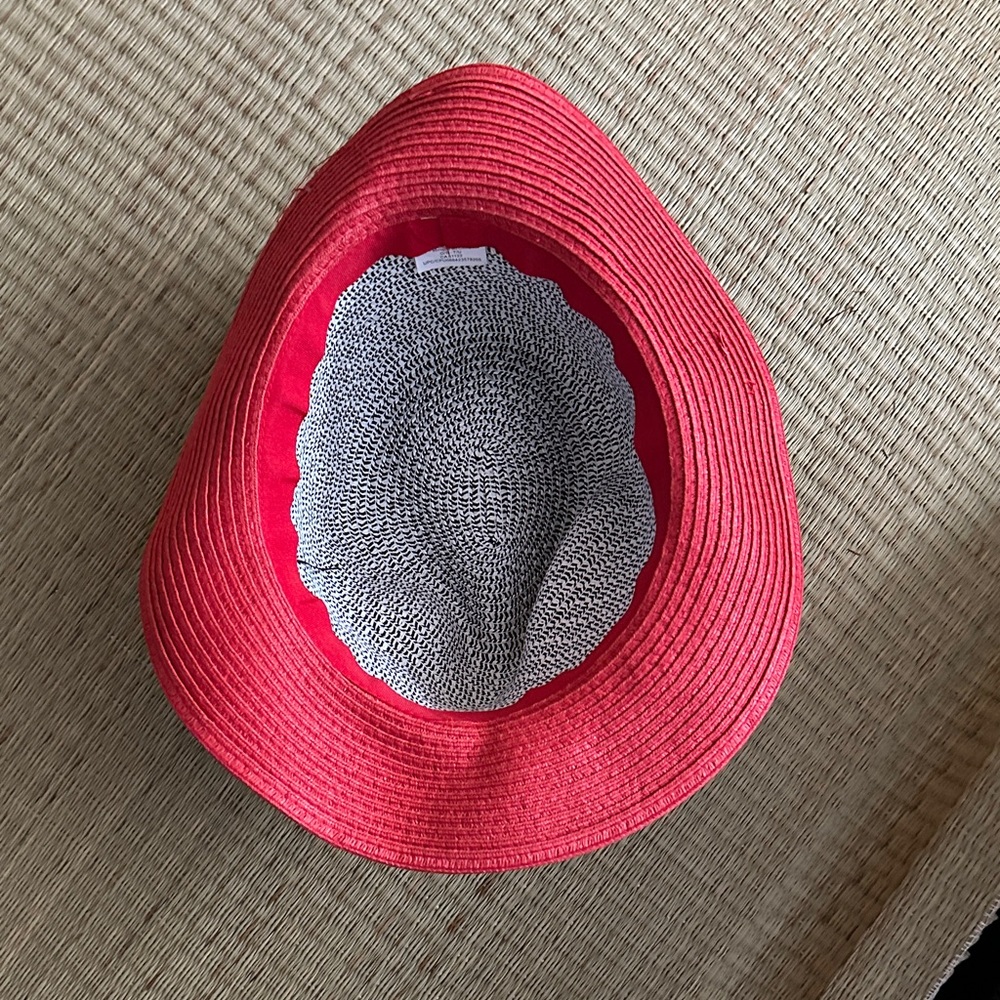 Stylish Hat - Picture 3 of 4